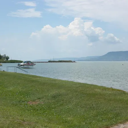 In Balatonboglar/balaton 18183 Apartment *